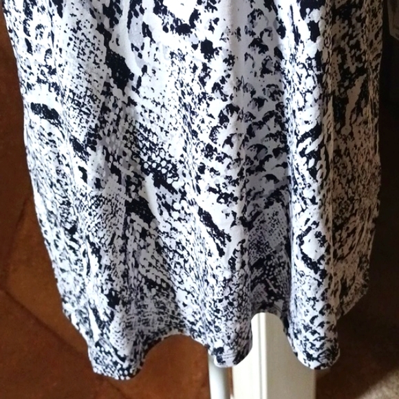 NEW Worthington Black Mesh Python Print Top - Picture 2 of 11